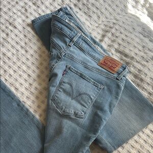 Levi's Women's Light Blue Straight Leg Jeans